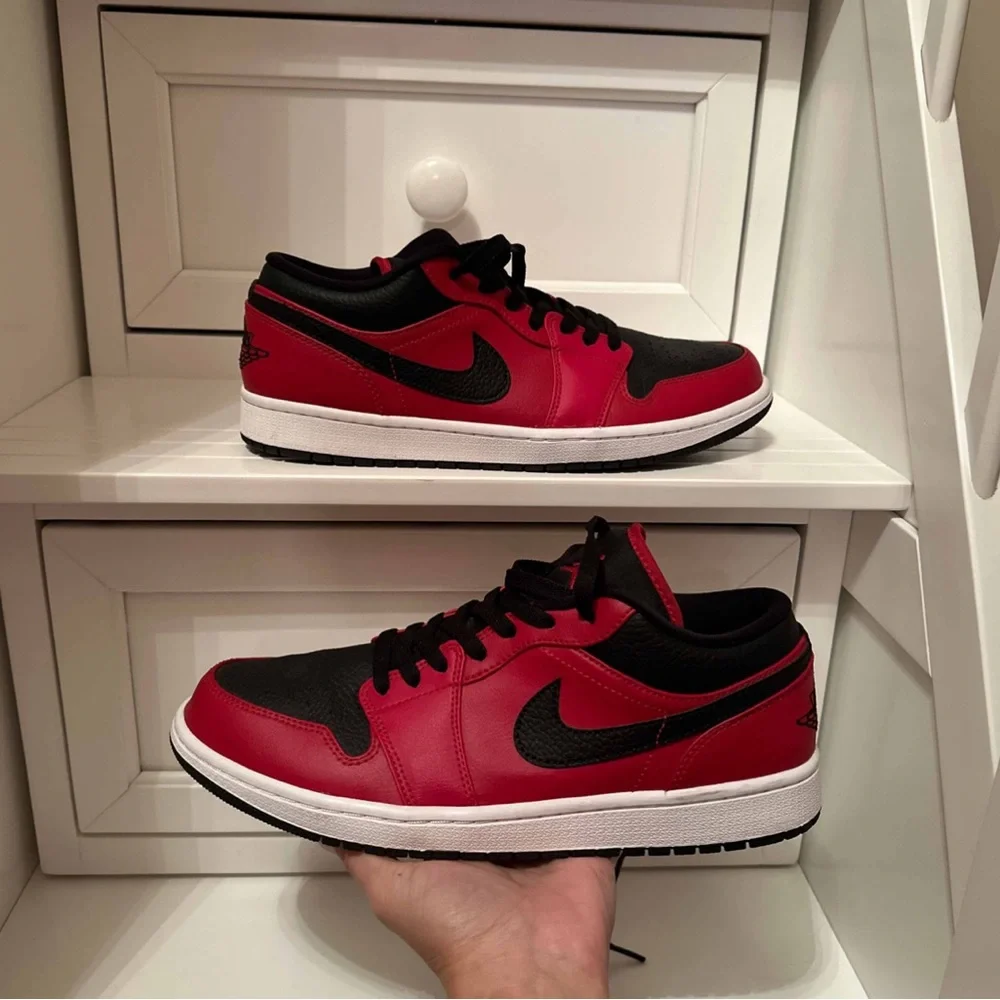 Nike Air Jordan 1 Low Reverse Bred, Size 10 - Picture 2 of 8